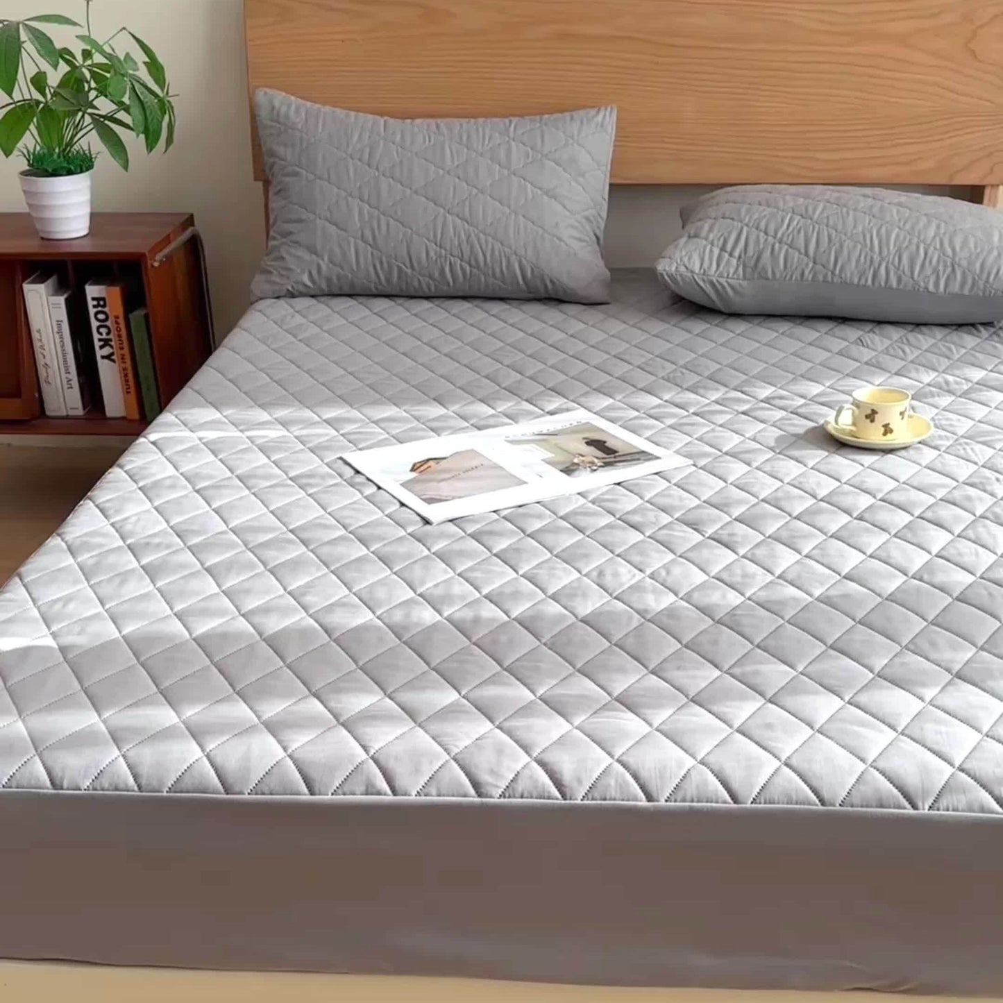 Thickened Waterproof Mattress Protector